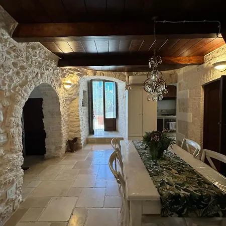 Trulli Aia Piccola 알베르벨로